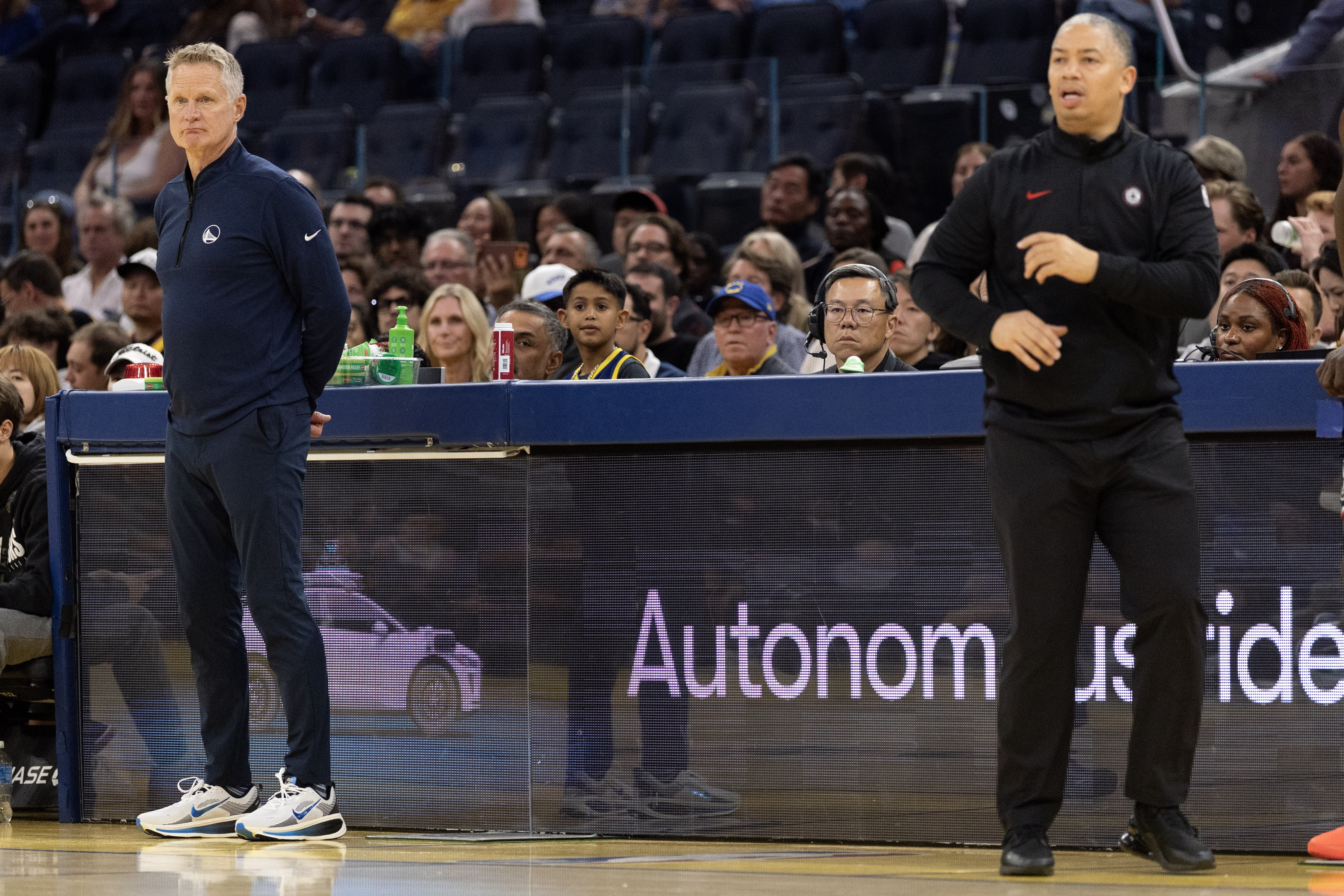 开云app下载-科尔：卢是顶级教练 他最厉害的一点就是坚守战术 稳住球员心态